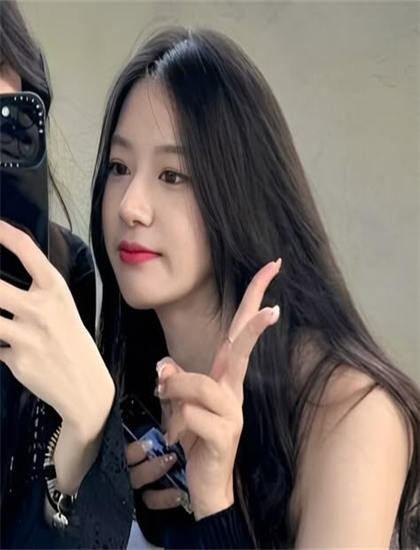 《重生成他的白月光》叙事手法解析：时间线安排与视角切换技巧探讨